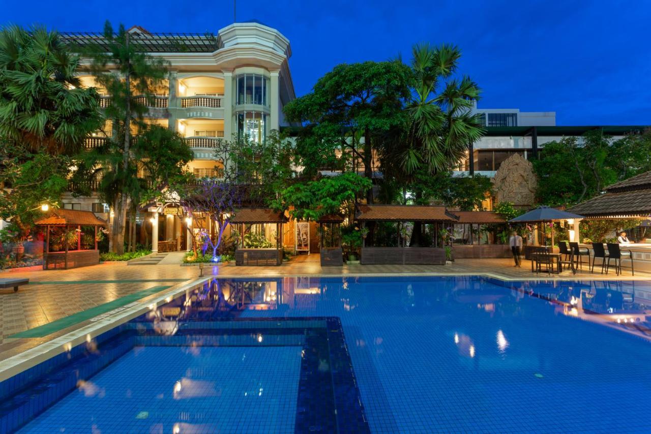 Somadevi Angkor Premium Hotel Siem Reap Exterior foto