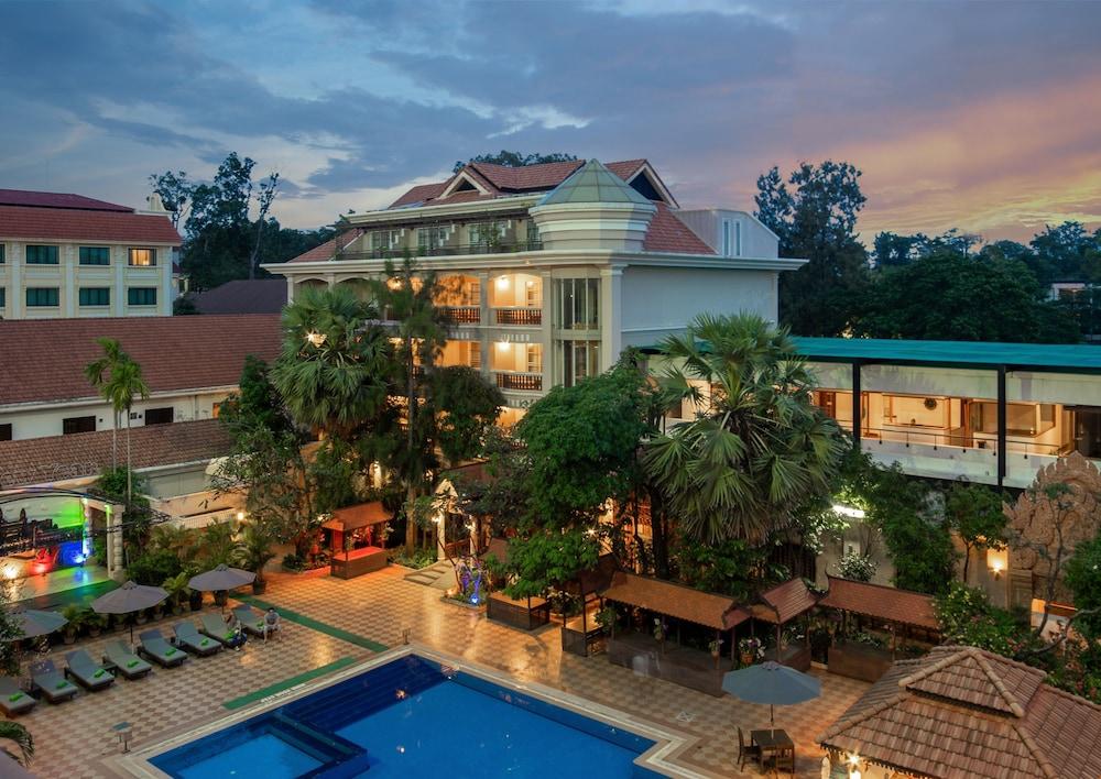 Somadevi Angkor Premium Hotel Siem Reap Exterior foto