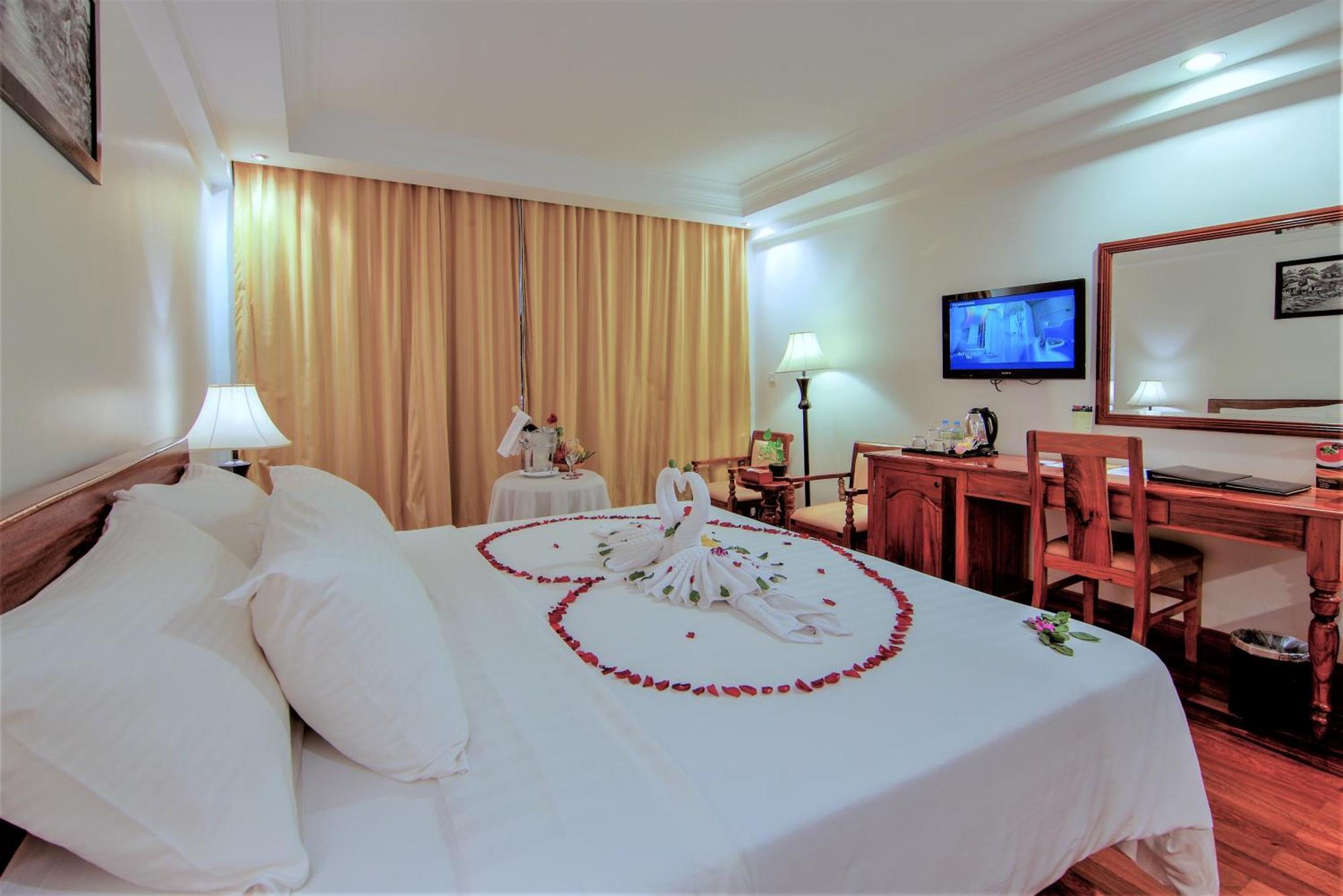 Somadevi Angkor Premium Hotel Siem Reap Exterior foto