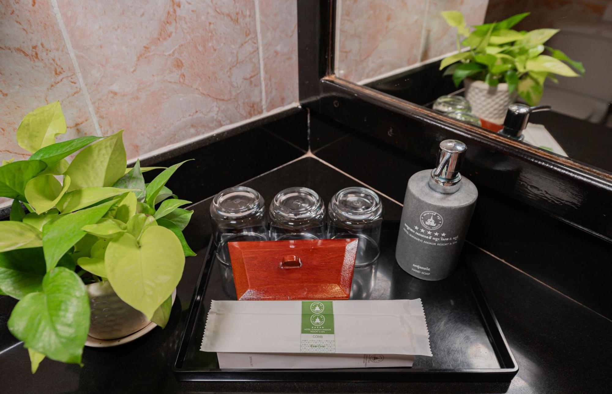 Somadevi Angkor Premium Hotel Siem Reap Exterior foto