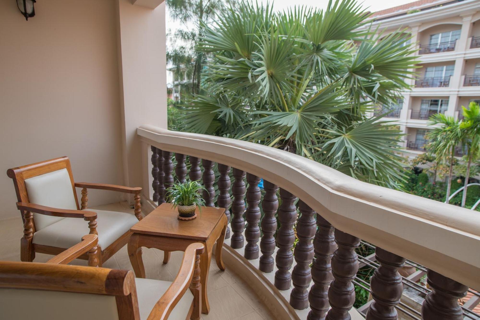 Somadevi Angkor Premium Hotel Siem Reap Exterior foto