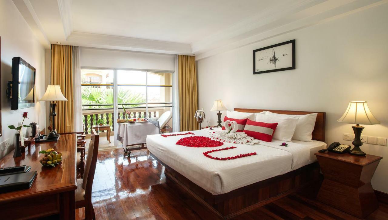 Somadevi Angkor Premium Hotel Siem Reap Exterior foto
